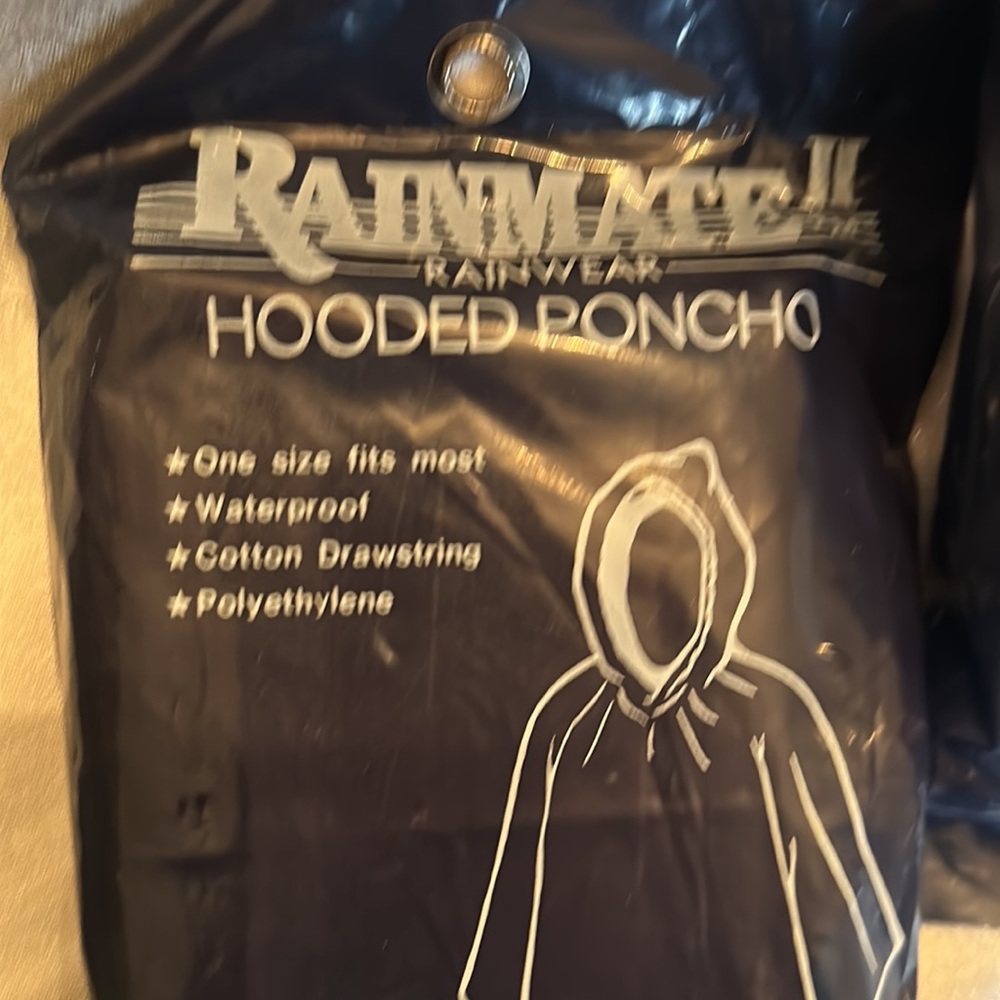 2 New England Patriots Collector’s Rain Poncho (NWT) - Picture 3 of 6